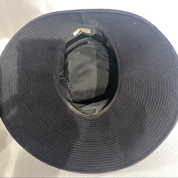 VINTAGE BLACK VELVET HAT - Picture 12 of 14